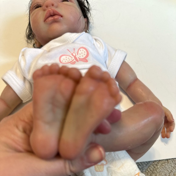 BABYCLON LUXURY SILICONE MICRO NEWBORN CHIP DRINKS/WETS REALISTIC BABY GIRL DOLL - Picture 5 of 16